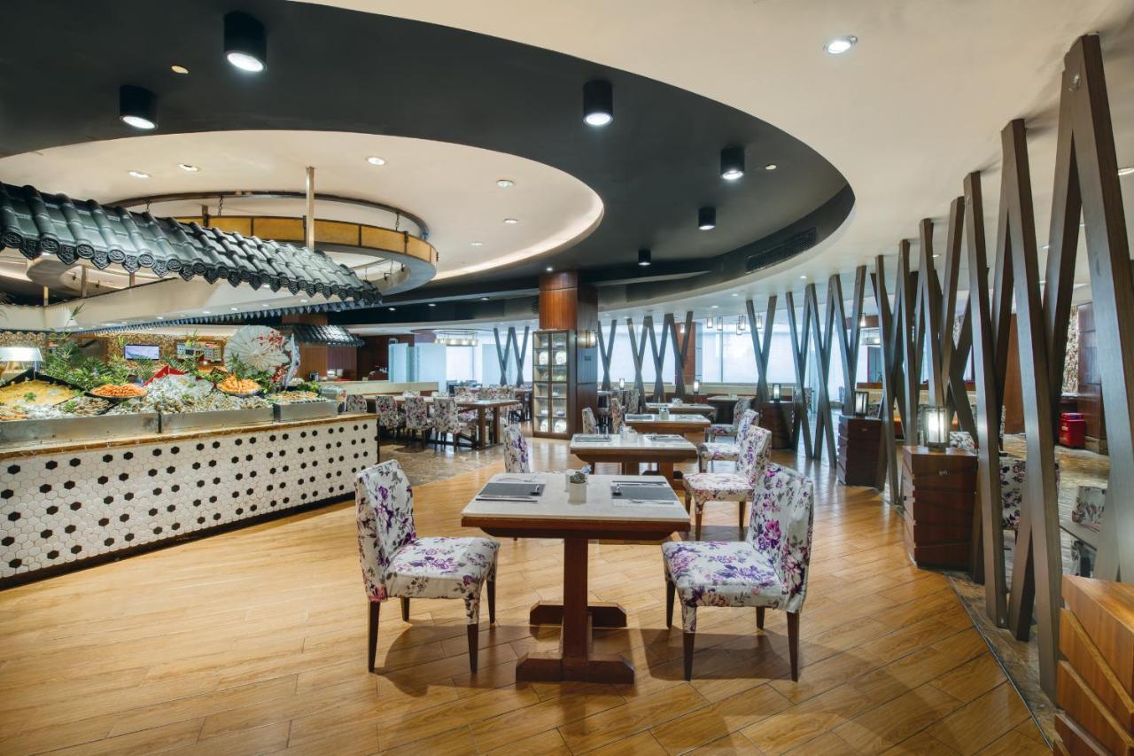 Crowne Plaza Guangzhou City Centre By Ihg - Free Shuttle Between Hotel And Exhibition Center During Canton Fair & Exhibitor Registration Counter Екстериор снимка The interior of the restaurant