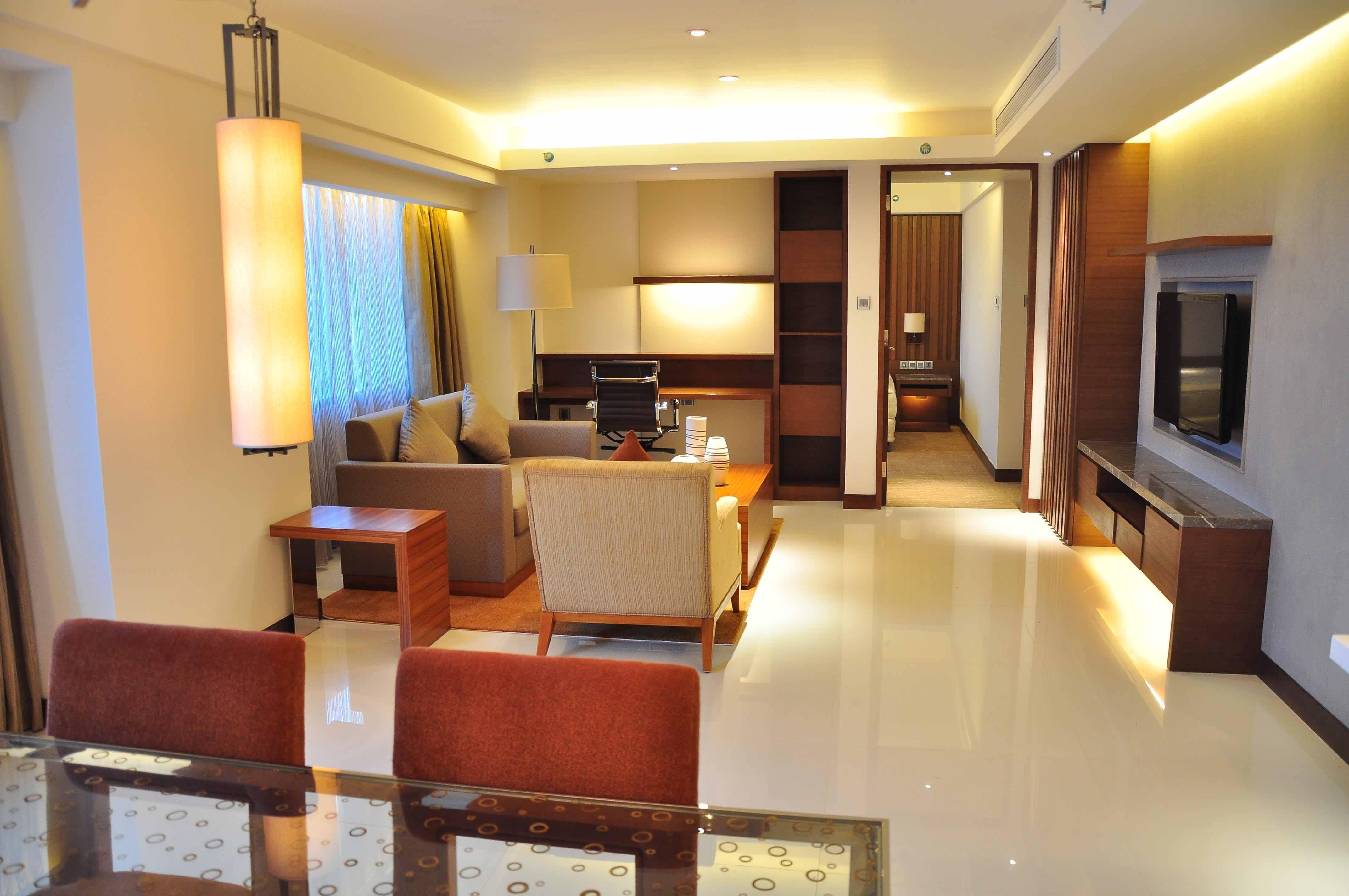 Crowne Plaza Guangzhou City Centre By Ihg - Free Shuttle Between Hotel And Exhibition Center During Canton Fair & Exhibitor Registration Counter Екстериор снимка A suite at the hotel