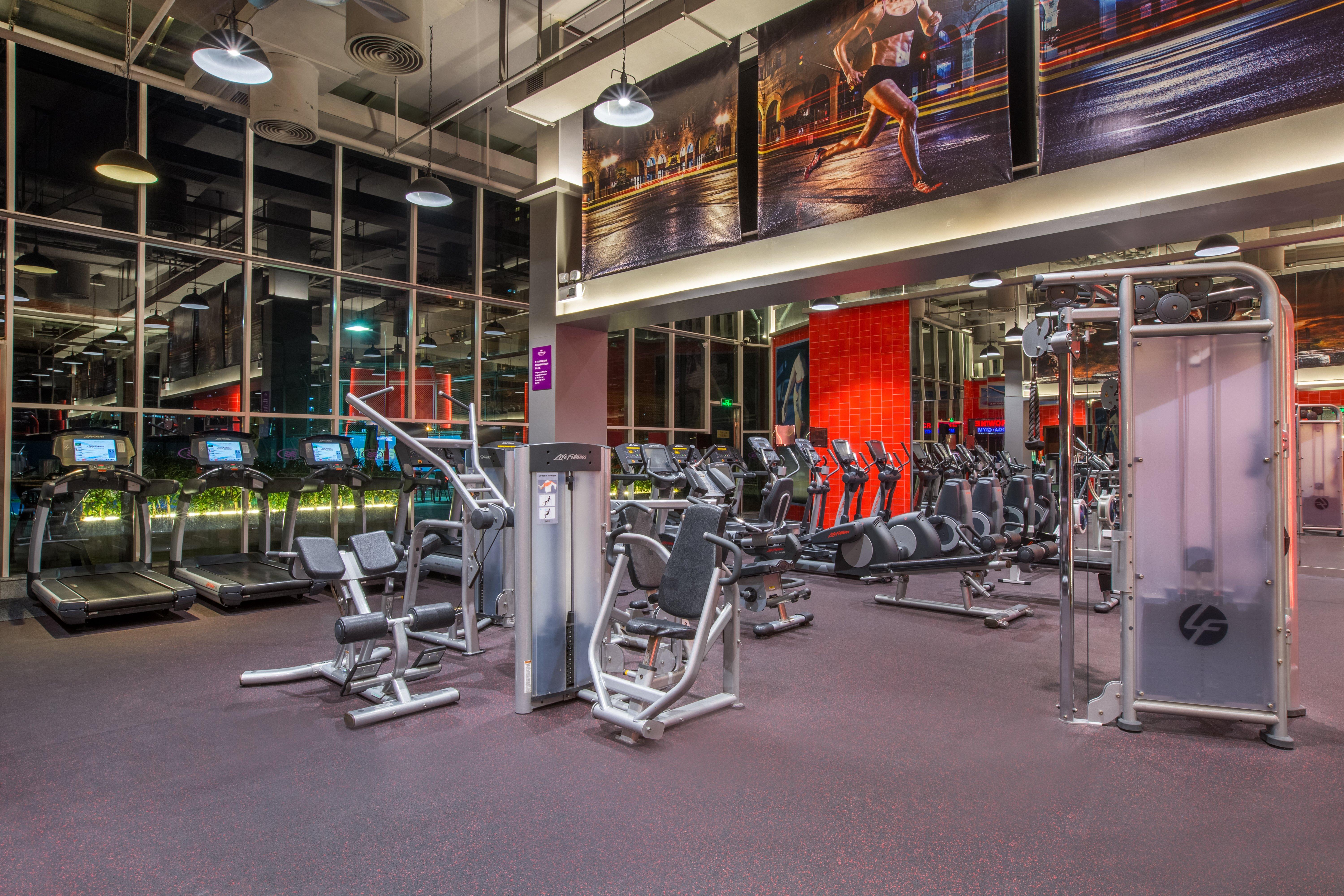 Crowne Plaza Guangzhou City Centre By Ihg - Free Shuttle Between Hotel And Exhibition Center During Canton Fair & Exhibitor Registration Counter Екстериор снимка The gym at the hotel