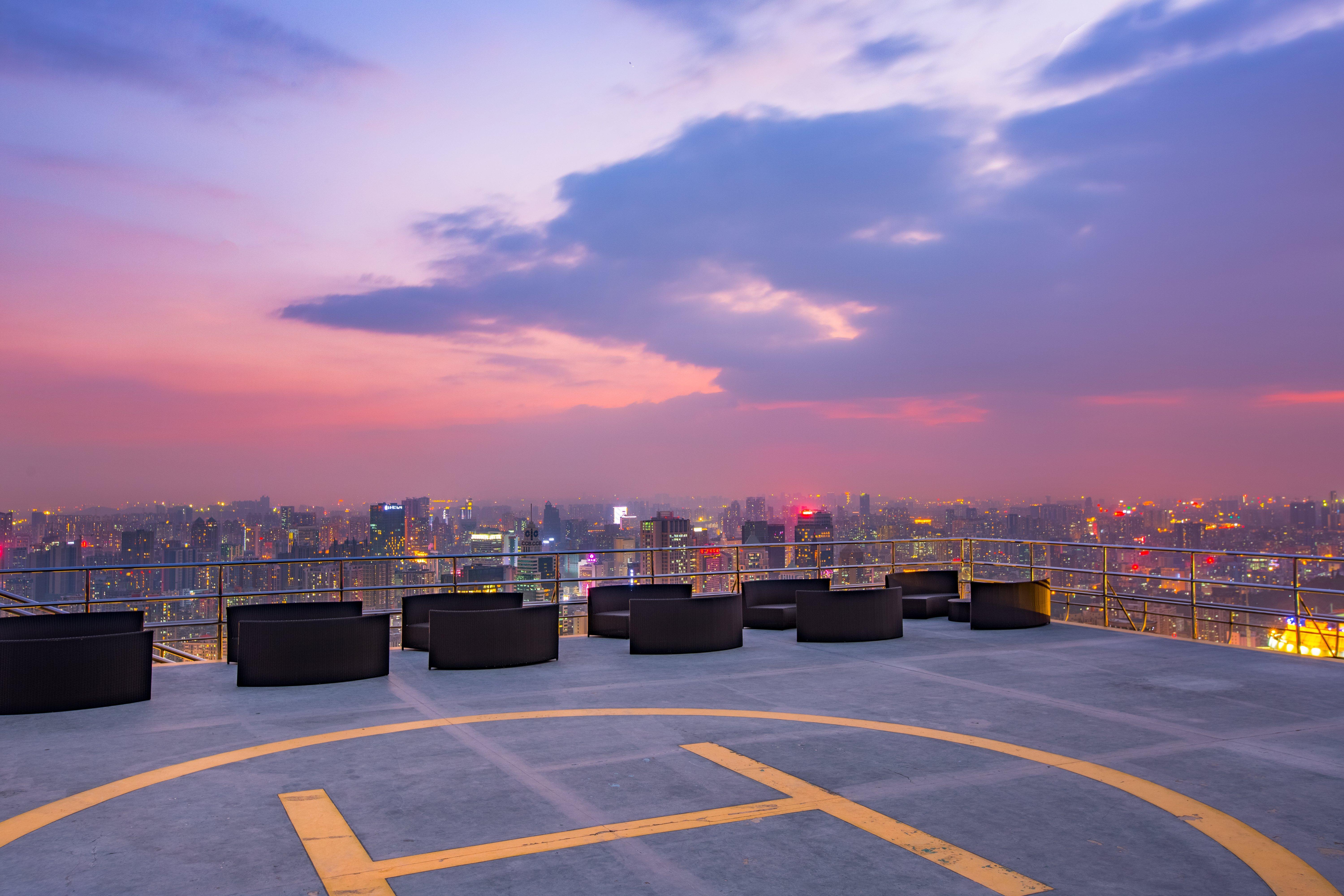Crowne Plaza Guangzhou City Centre By Ihg - Free Shuttle Between Hotel And Exhibition Center During Canton Fair & Exhibitor Registration Counter Екстериор снимка Helipad at the top of the building